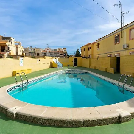 Encantadora Casa Vacacional En El Chaparral Chalet Torrevieja