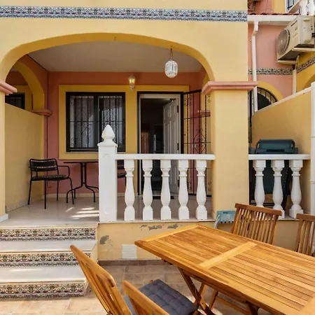 Chalet Encantadora Casa Vacacional En El Chaparral Torrevieja